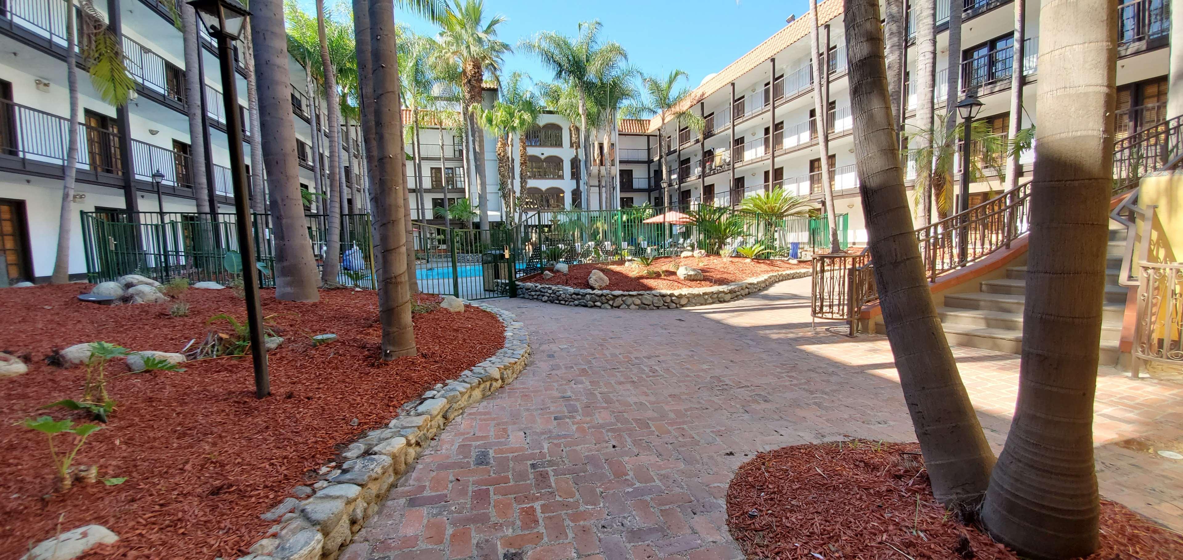 Buena Park Grand Hotel & Suites Exterior foto